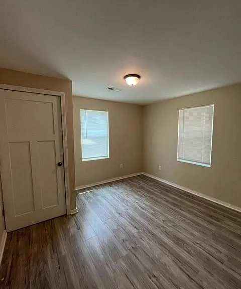 1433 Helon St — Photo 5