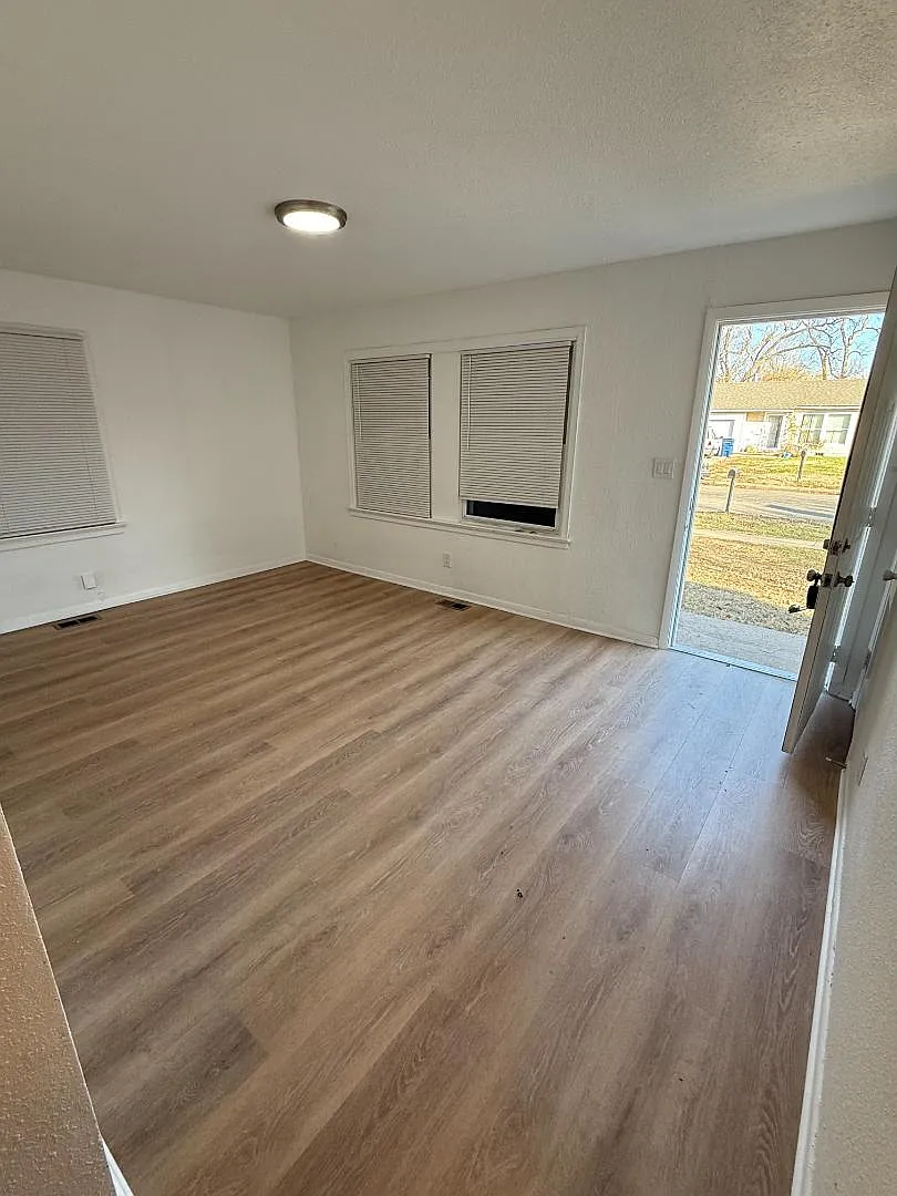 Property Photo - 2607 N Madison Ave