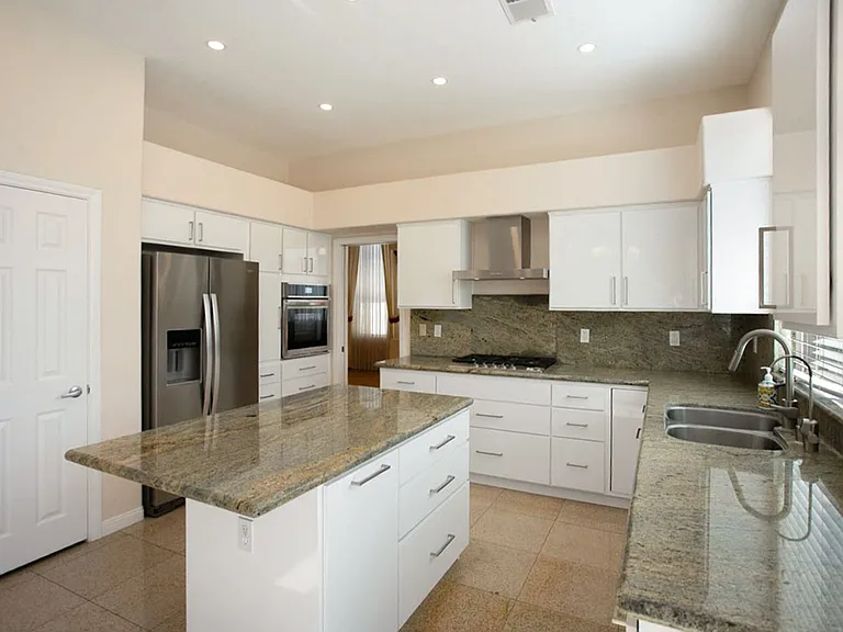 2120 Waterbury Ln — Photo 13