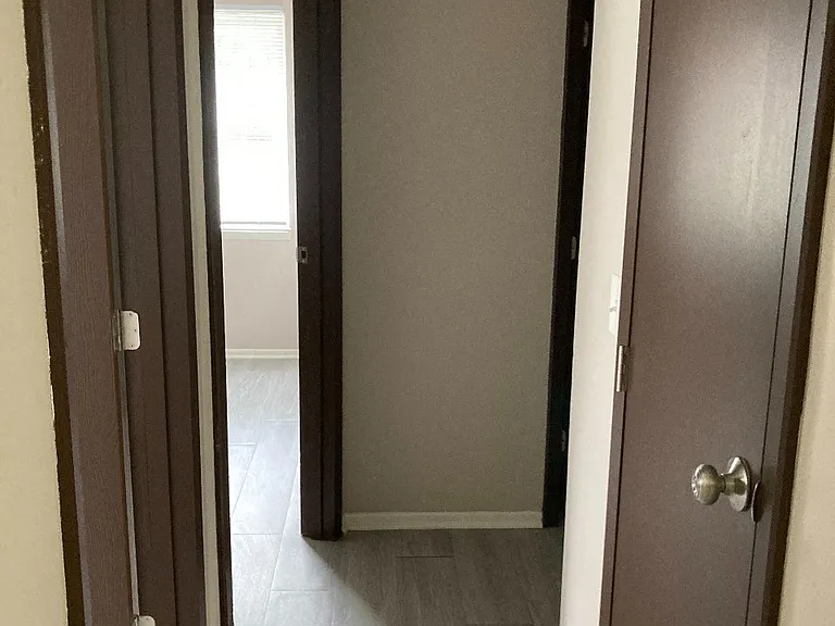 Stoney Creek Apartments — Photo 37