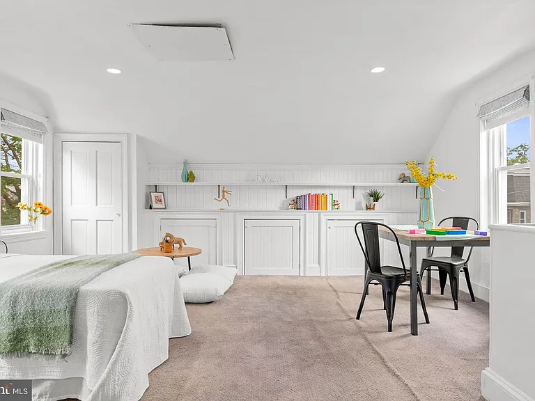 212 E Benezet St — Photo 26