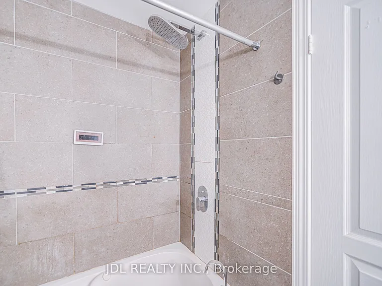 11 Everson Dr #610 — Photo 37