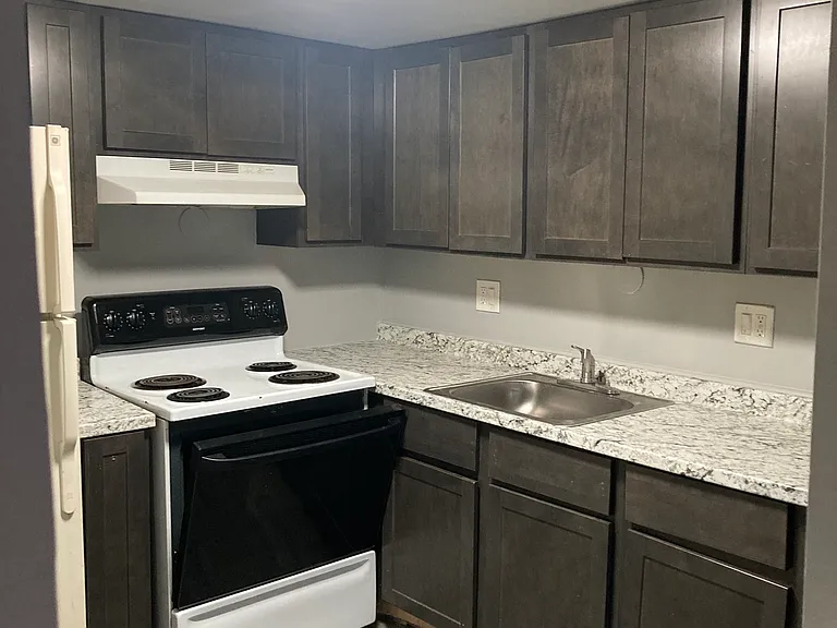 Westpark Manor Apartments — Photo 8