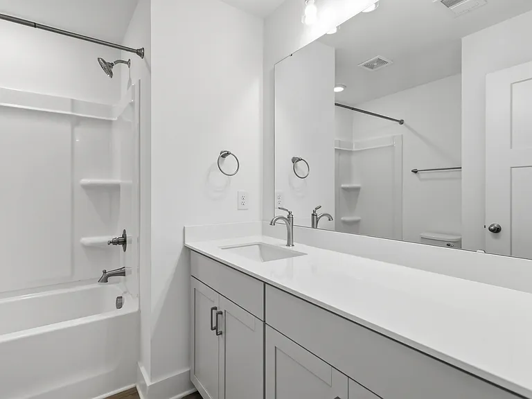 105 Cobden Ct — Photo 34