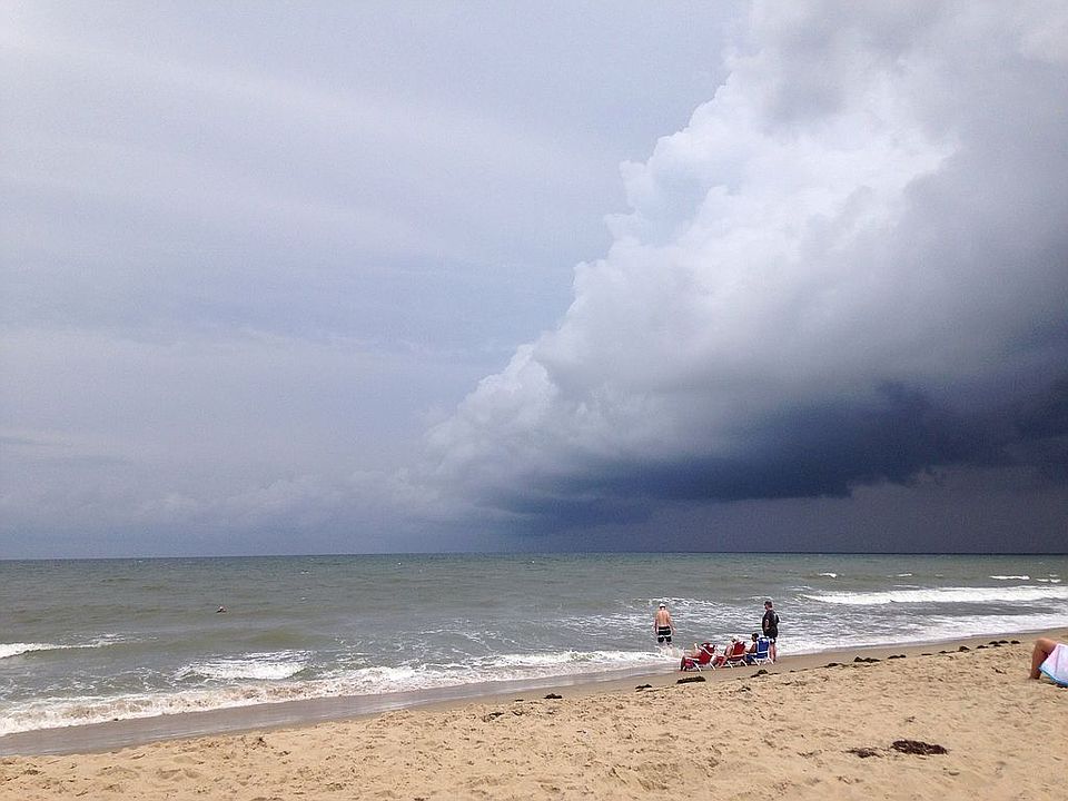 2nd image of 528 Surfside Ave