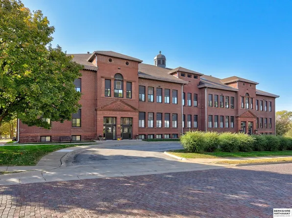 3401 Martha St APT 4E, Omaha, NE 68105