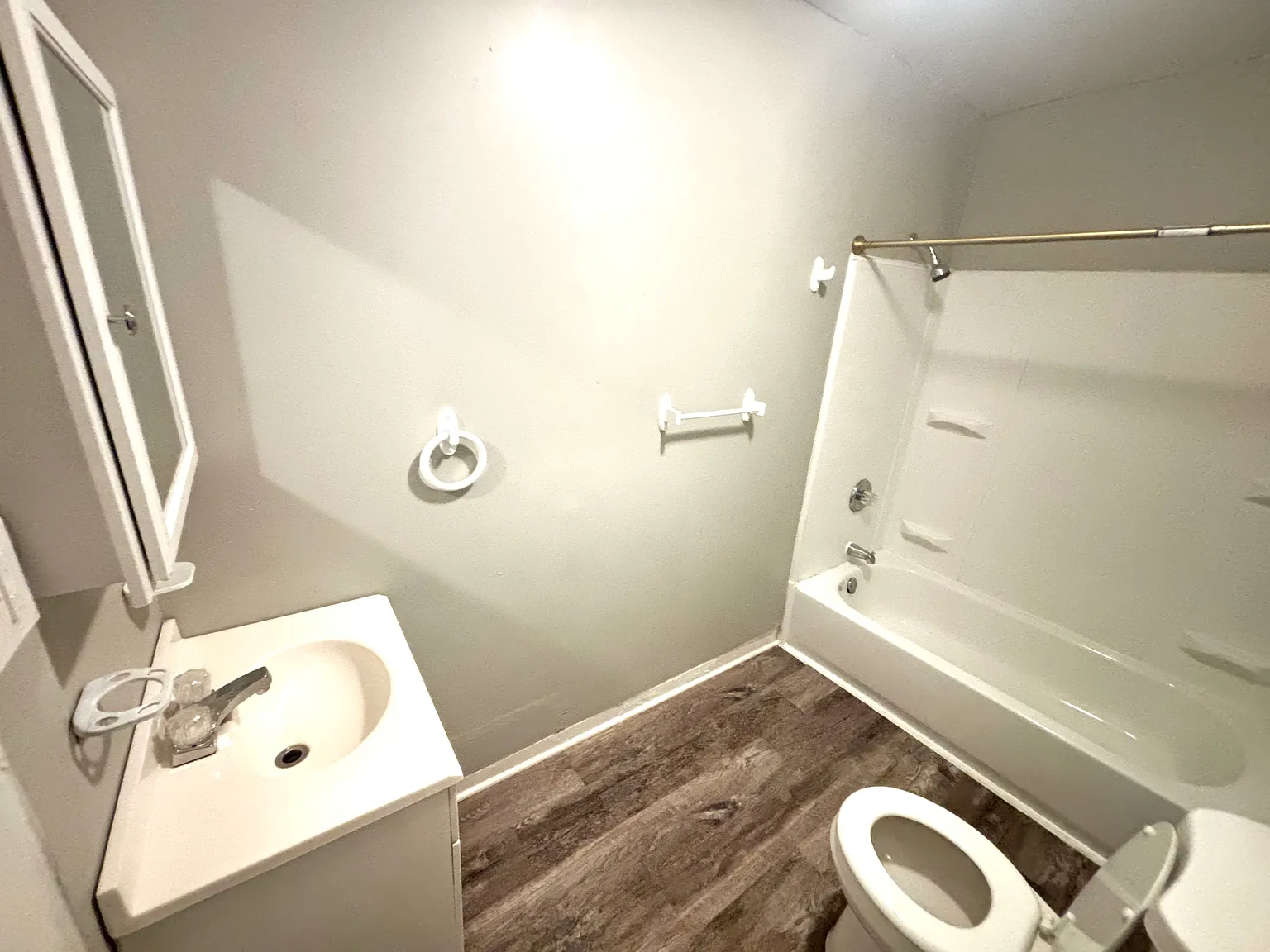 1 bed, $900 — Photo 2