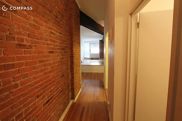 Rented by Compass | media 10