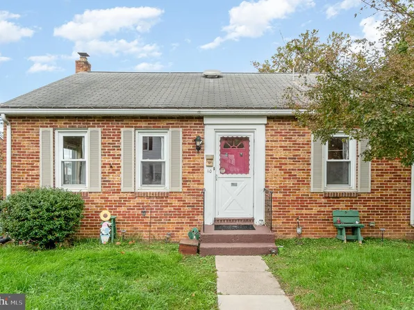 10 W Pine St, Mount Holly Springs, PA 17065