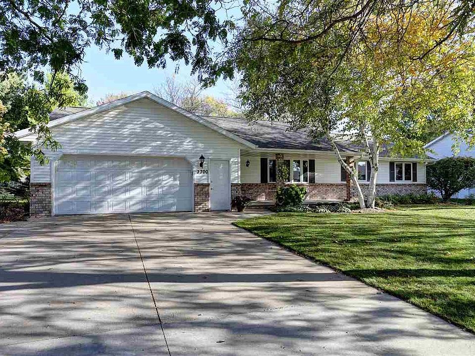 4 BR Grand Chute ranch