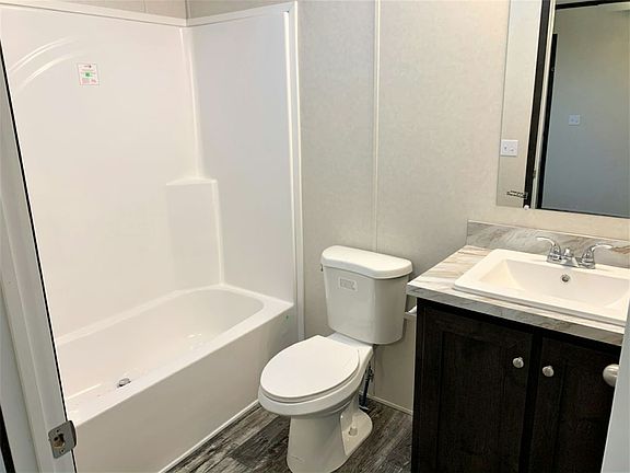 4th image of 178 Zurich Dr