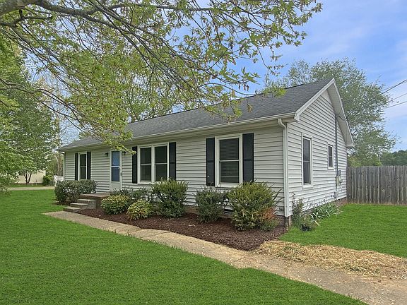 2nd image of 3530 Halleys Dr