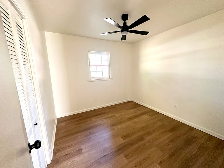 352 Henson Dr — Photo 9