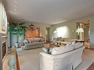 7221 Mission Rd APT 210, Prairie Village, KS 66208