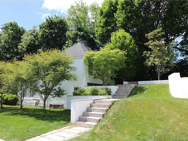 126 Morningside Dr S #1 — Photo 1
