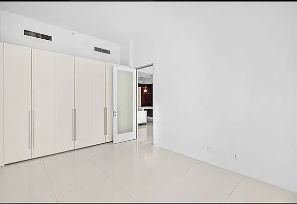 Rented by SR8 REALTY LLC | media 8