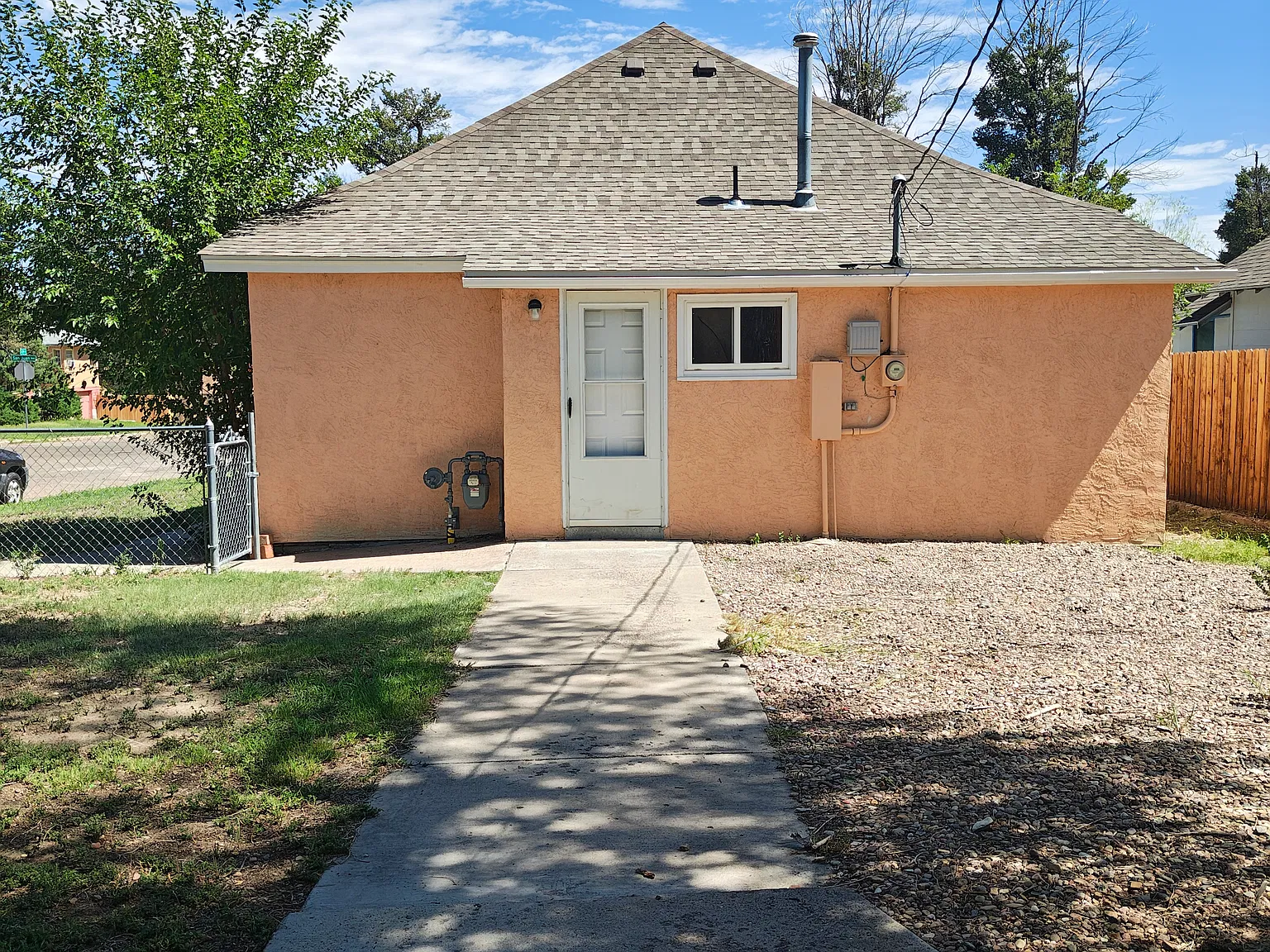 2 bed, 922 sqft, $1,000 — Photo 3