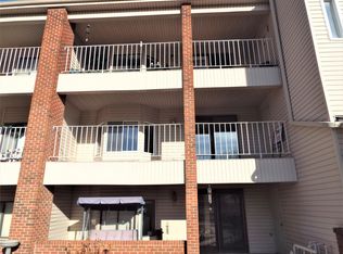 43 Lakeshore Ct, Council Bluffs, IA 51501