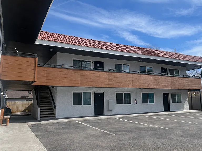 Elm Glen Apartments — Photo 2