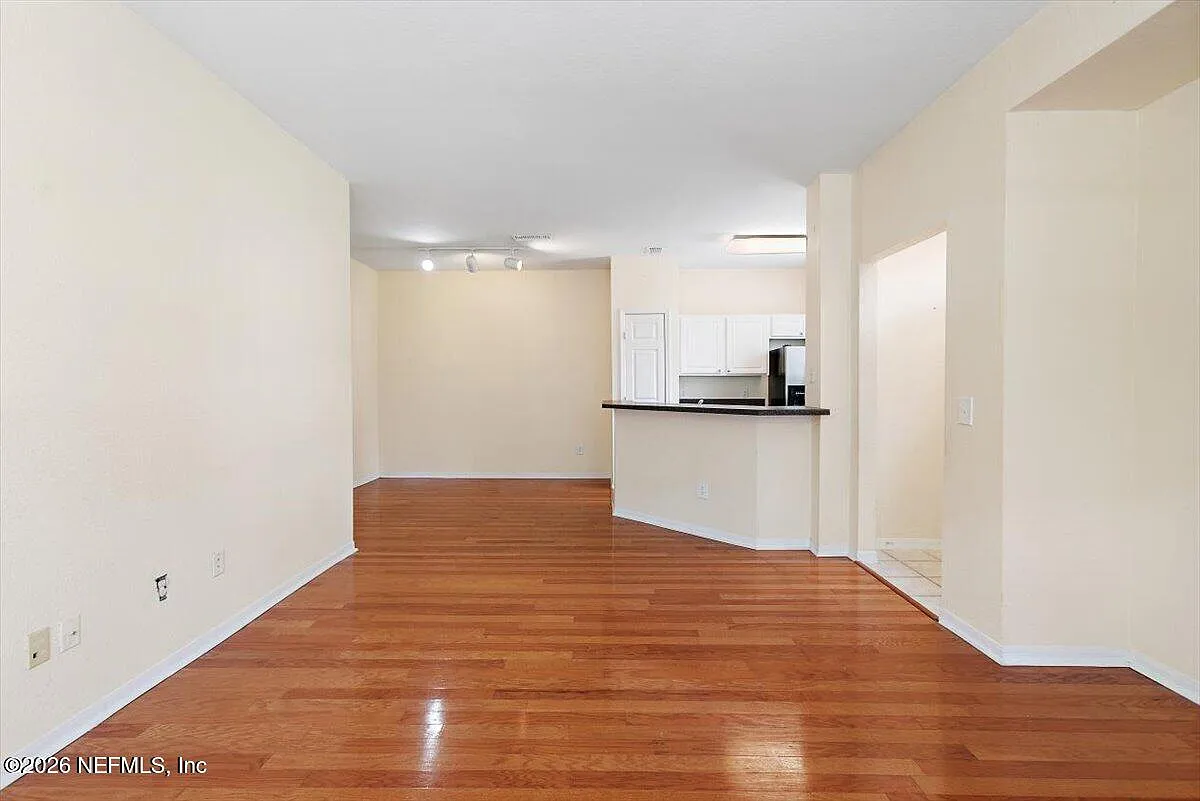 2 bed, 2.0 bath, 1015 sqft, $1,650 — Photo 3