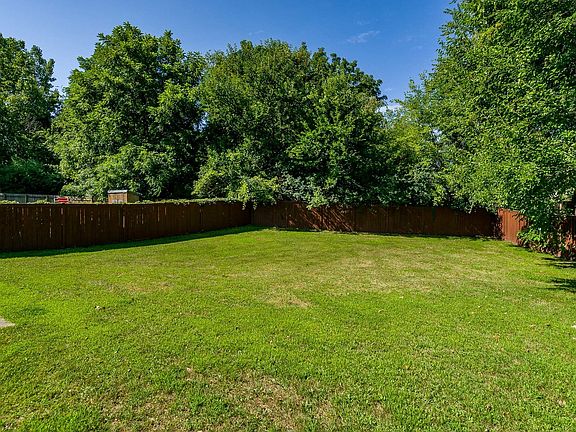 4th image of 3815 Pepper Dr