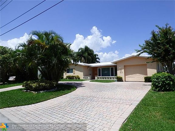 5th image of 611 SE 10th St