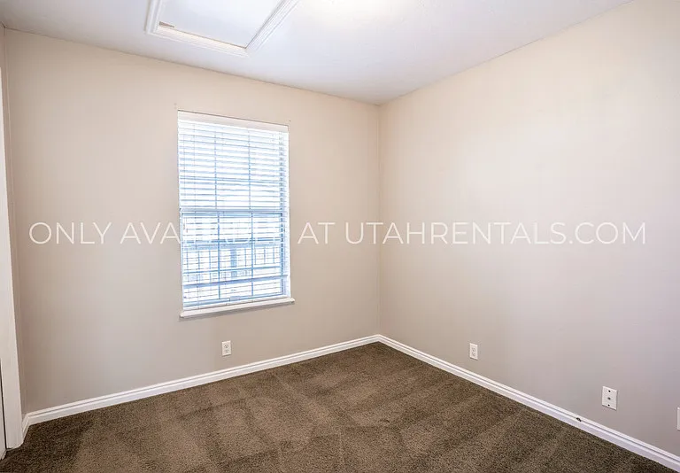 909 N 500 W #12 — Photo 6