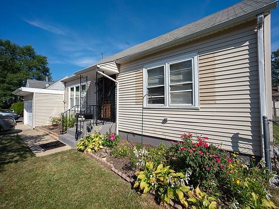 2nd image of 116 Belle Dr