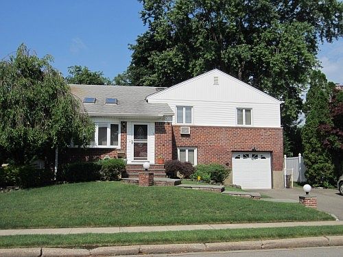 1st image of 140 Orchard St