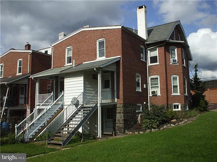 2nd image of 172 4th St