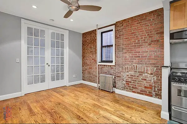 Rented by Century 21 Premier  | media 14