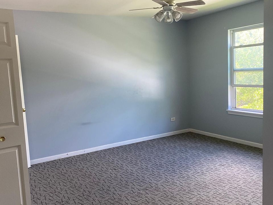 2nd image of 21530 Loch Ln