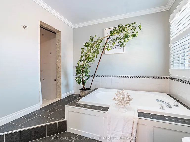 5571 Spangler Dr — Photo 28