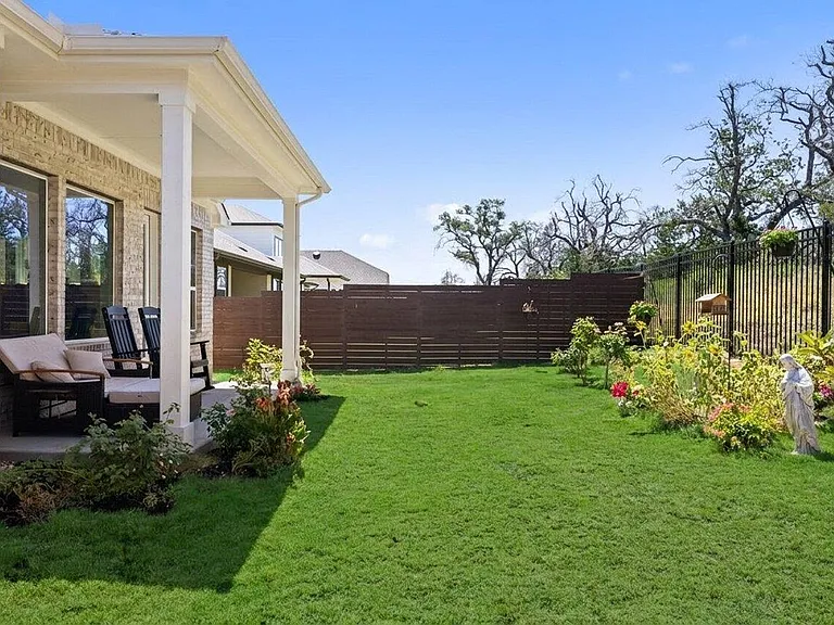 8408 Grenadier Dr — Photo 21