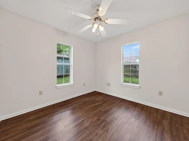 418 Texas St — Photo 25