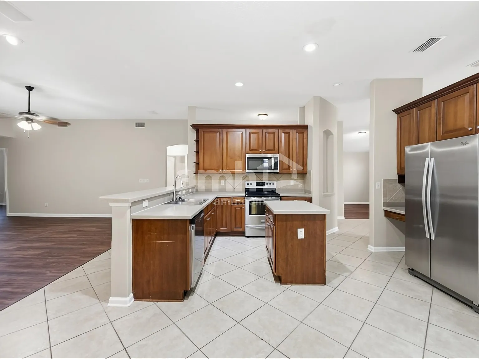 4 bed, 3.0 bath, 2495 sqft, $3,240 — Photo 3