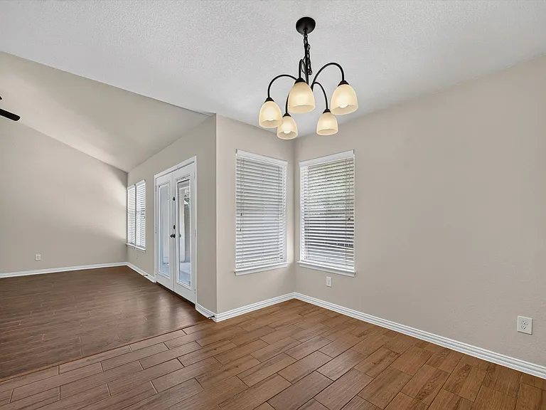 209 Glenwood Dr — Photo 10