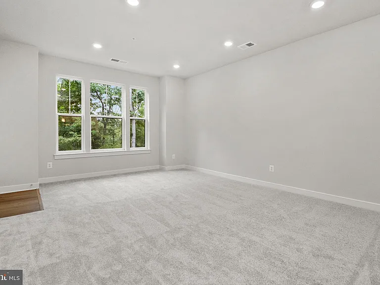 20847 Owenmore Ter — Photo 2