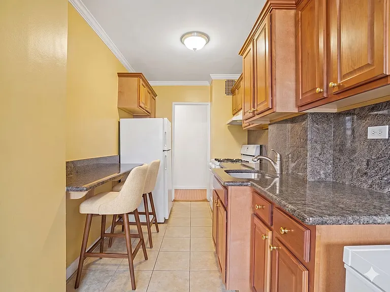 122 Ashland Pl #14A — Photo 4