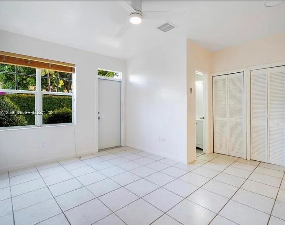 Lenox Courtyard Condo — Photo 2