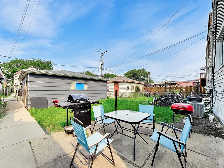 2206 N Kostner Ave #B — Photo 21