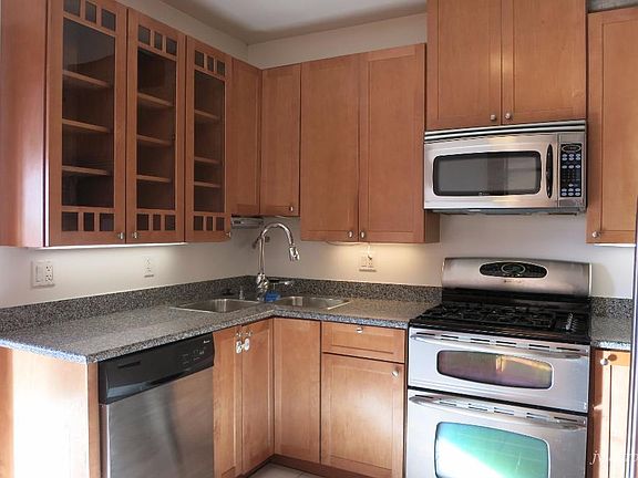 5th image of 362 Park St