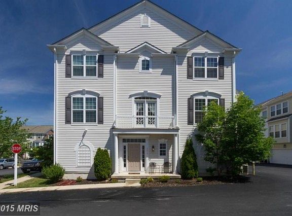 3rd image of 5015 Cool Fountain Ln