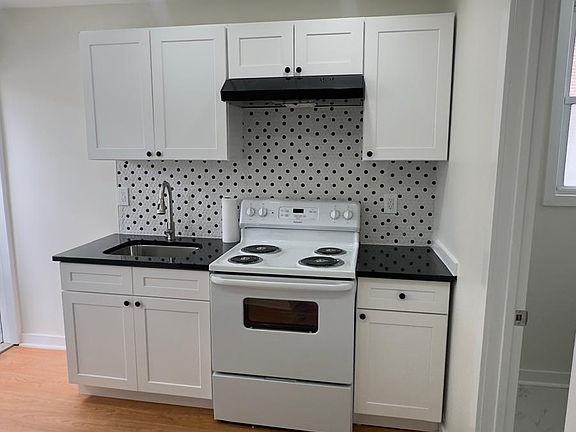 2nd image of 1357 Dyre St Floor 2