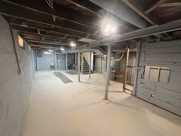 1321 N Brookfield St — Photo 22