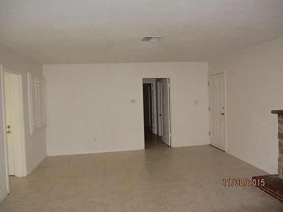 5th image of 113 Marilyn Ave