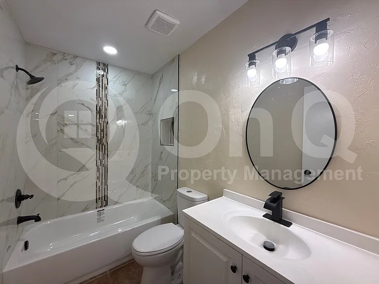 1846 W Caravelle Rd — Photo 19