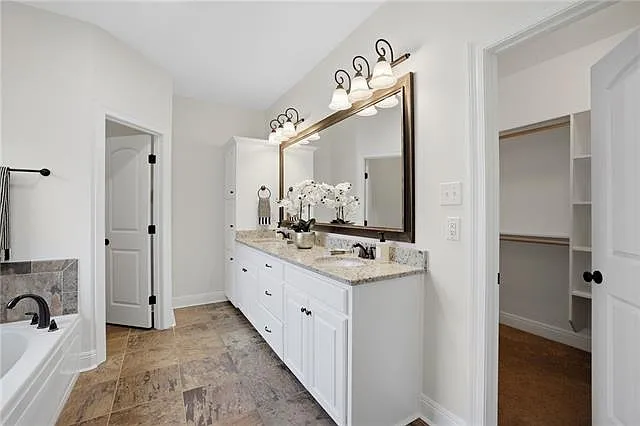 8929 Greenleaves Dr — Photo 12