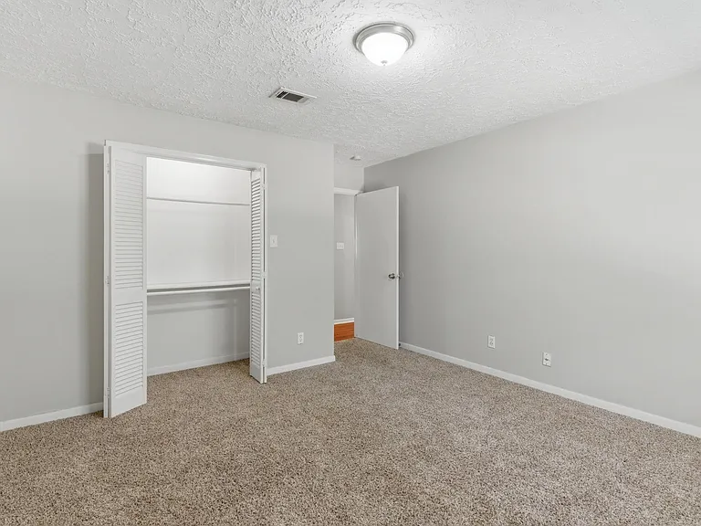 1122 Tigris Ln — Photo 31