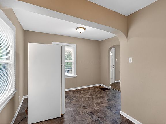 5th image of 555 Clark Ave